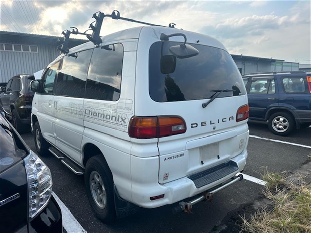Used Mitsubishi, Delica, Rear Bumper Spacegear 90-07 2001 – image 4 - All Good Parts