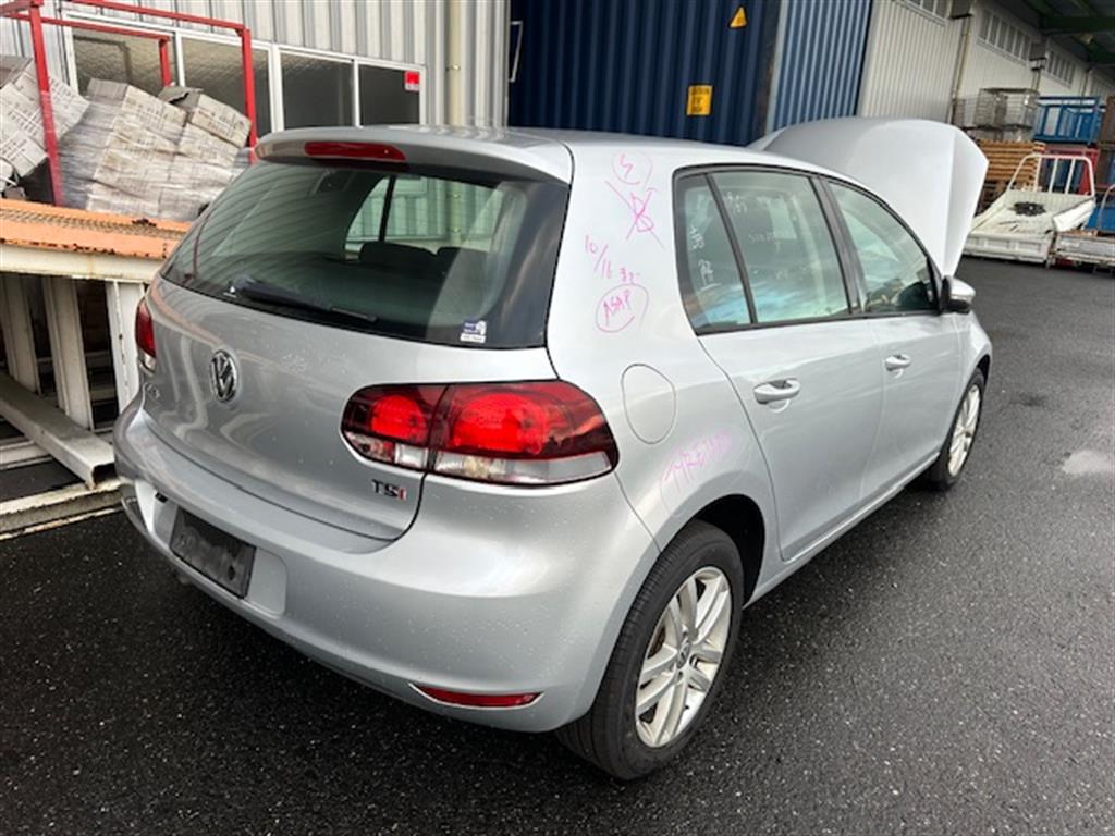Volkswagen, Golf Bonnet Gen 6 10/08 01/16