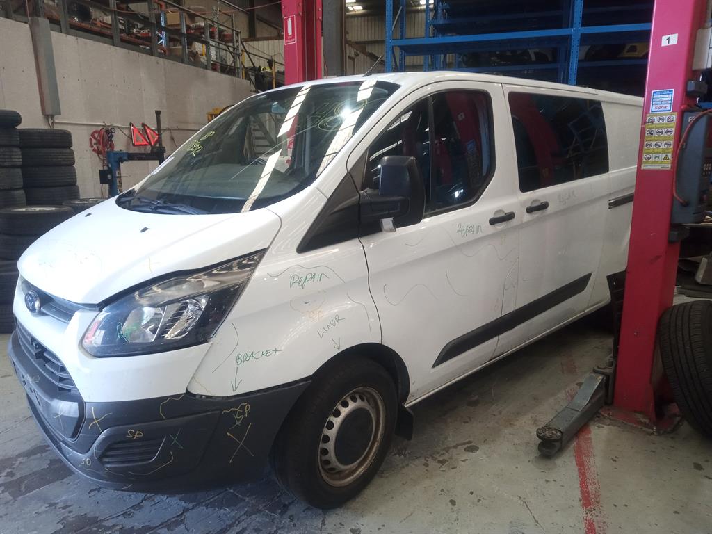 Used Ford Transit Custom 2015 – image 2 - All Good Parts