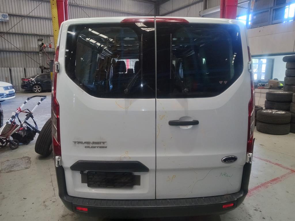 Used Ford Transit Custom 2015 – image 3 - All Good Parts