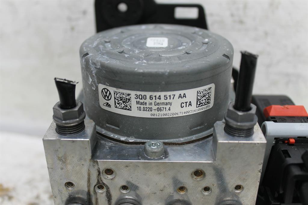 Used Volkswagen, Golf Abs Pump/Modulator Gen 7 On Motor P/N 3Q0614517Aa 12/12 08/20 2016 – image 2 - All Good Parts