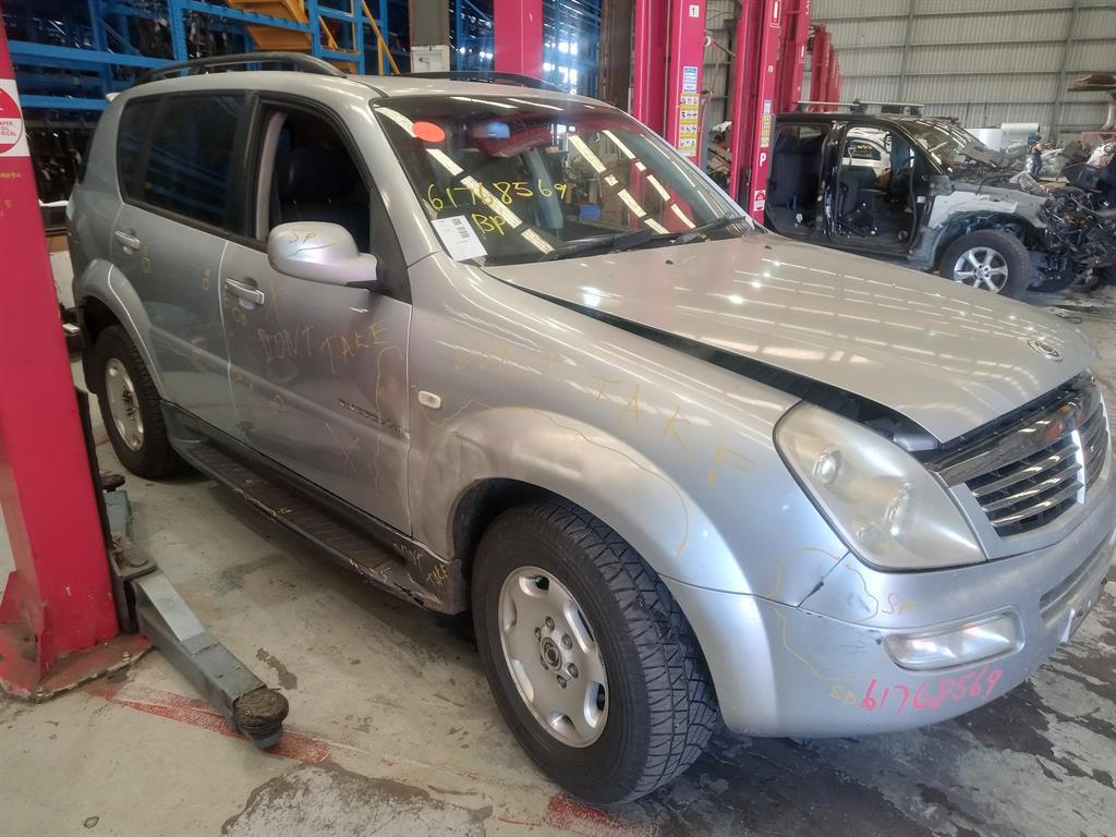 Used Ssangyong, Rexton Engine Diesel, 2.7, Turbo, (Euro 3 Vacuum Egr Type), 03/04-02/08 J1065 2005 β image 2 - All Good Parts