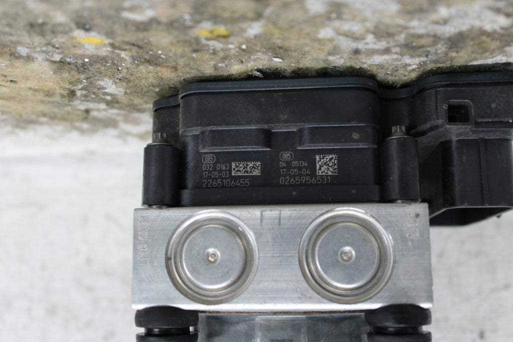 Used Nissan, Qashqai Abs Pump/Modulator J11 Petrol 12/13 07/21 2017 – image 2 - All Good Parts