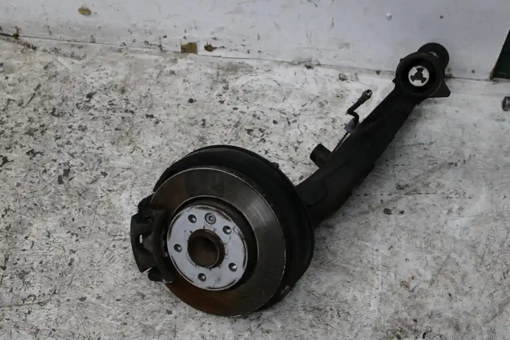 Used Volkswagen, Transporter Right Rear Hub Assembly T5-T6, Abs Type, 08/04- J21321A 2012 – main images - All Good Parts