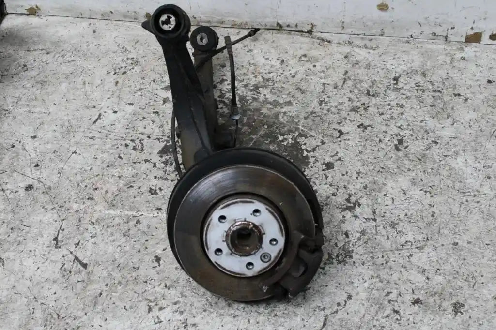 Used Volkswagen, Transporter Left Rear Hub Assembly T5-T6, Abs Type, 08/04- J32154A 2012 – main images - All Good Parts