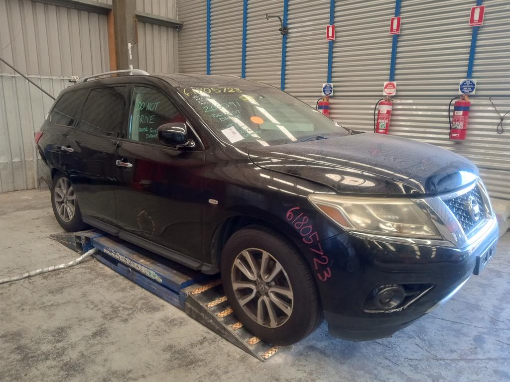 Used Nissan Pathfinder 2013 – image 2 - All Good Parts