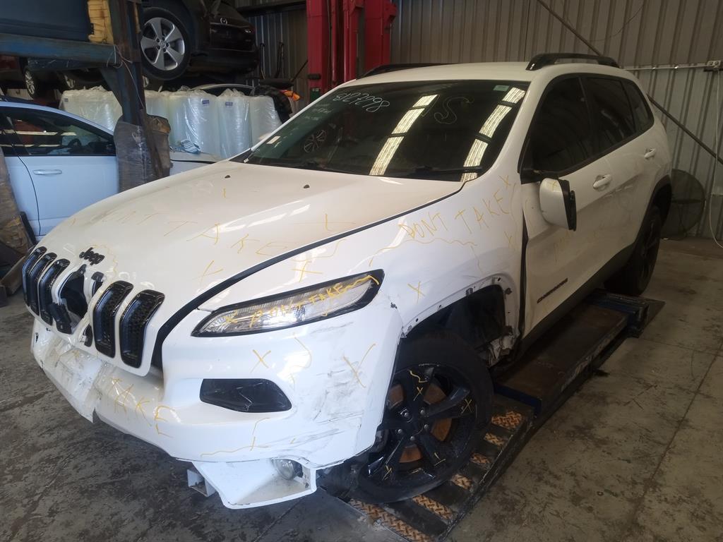 Used Jeep Cherokee 2015 – image 2 - All Good Parts