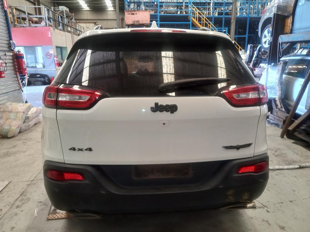Used Jeep Cherokee 2015 – image 4 - All Good Parts
