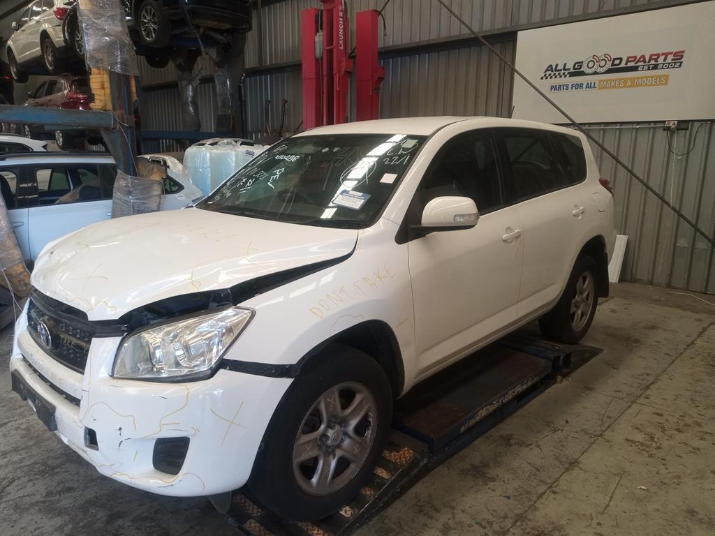 Used Toyota RAV4 2011 – image 2 - All Good Parts
