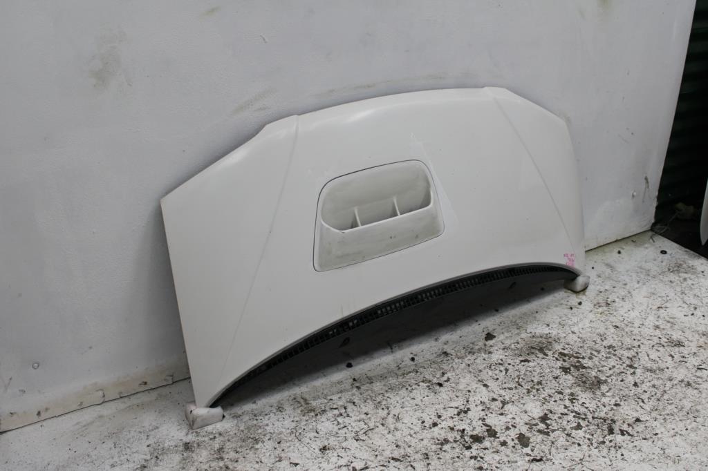 Mitsubishi, Delica Bonnet Spacegear W/ Scoop, 98