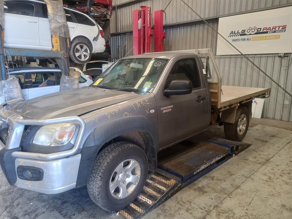 Mazda, BT50 Left Front Hub Assembly Un 4Wd, Non Abs Type, 11/06 09/11