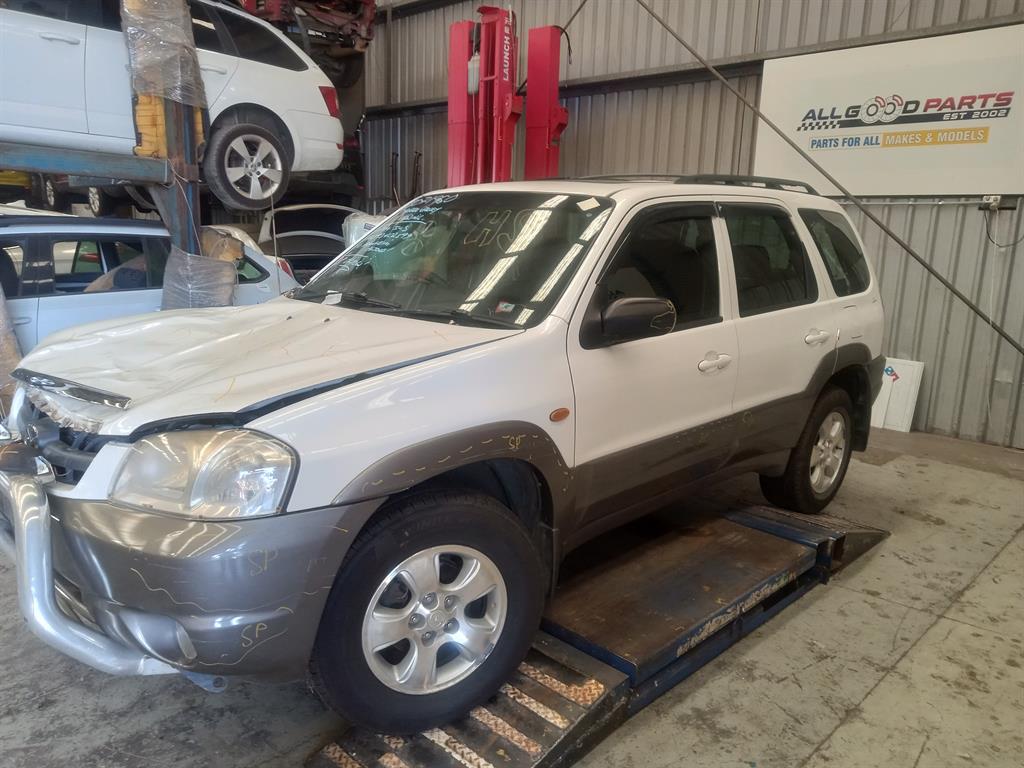 Used Mazda Tribute 2004 – image 3 - All Good Parts