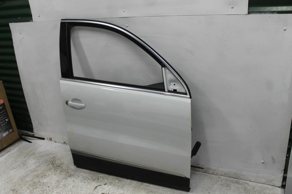 Used Volkswagen, Tiguan Right Front Door 5N 05/08 08/16 2014 – image 2 - All Good Parts