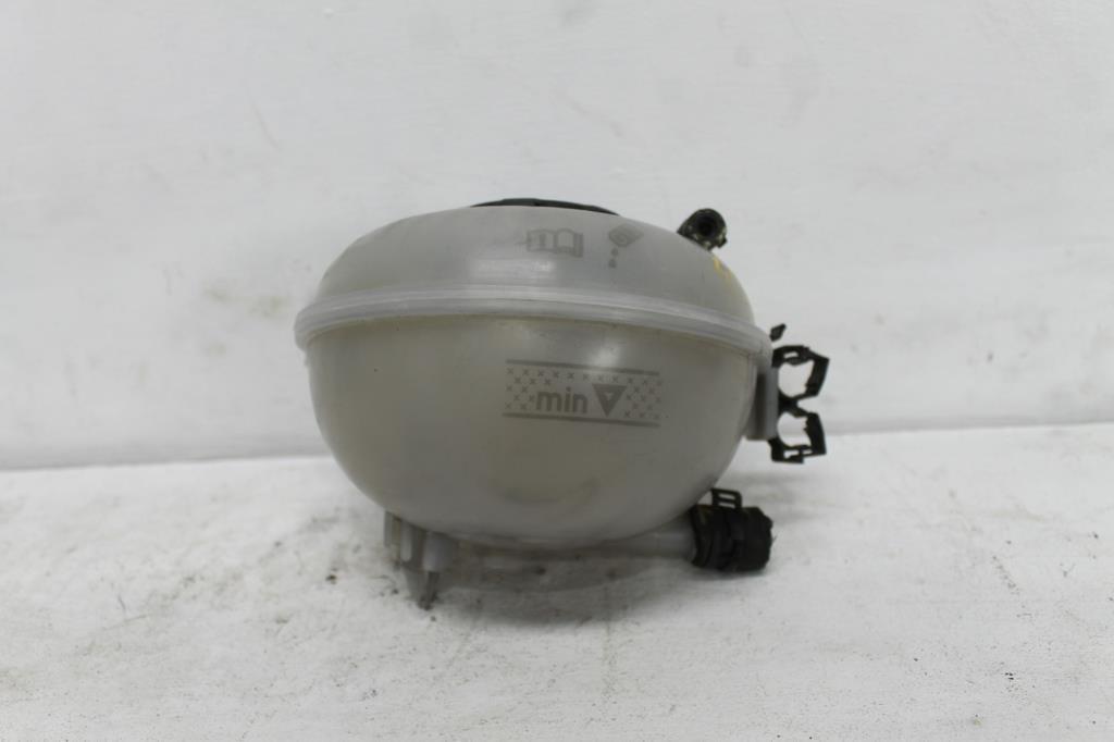 Used Skoda, Octavia Overflow Bottle Ne 09/13 09/20 2019 – image 2 - All Good Parts