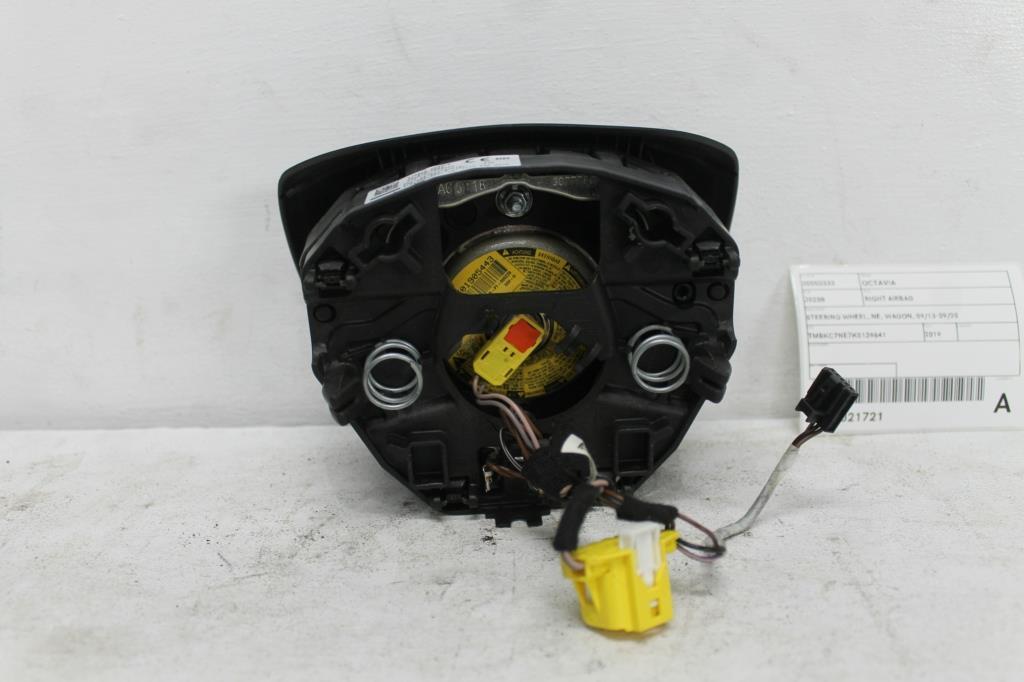 Used Skoda, Octavia Right Airbag Steering Wheel Ne, Wagon, 09/13 09/20 2019 – image 2 - All Good Parts