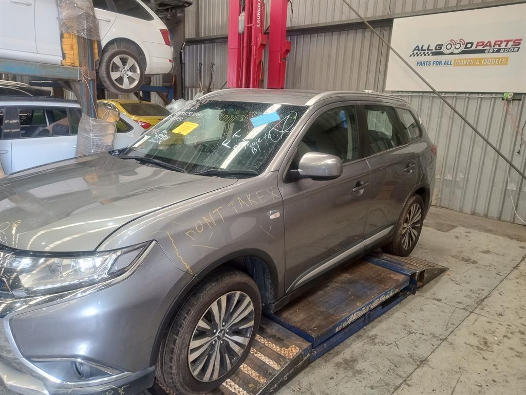 Used Mitsubishi, Outlander Left Front Door Window Zj-Zl, 10/12-07/21 2018 – image 3 - All Good Parts