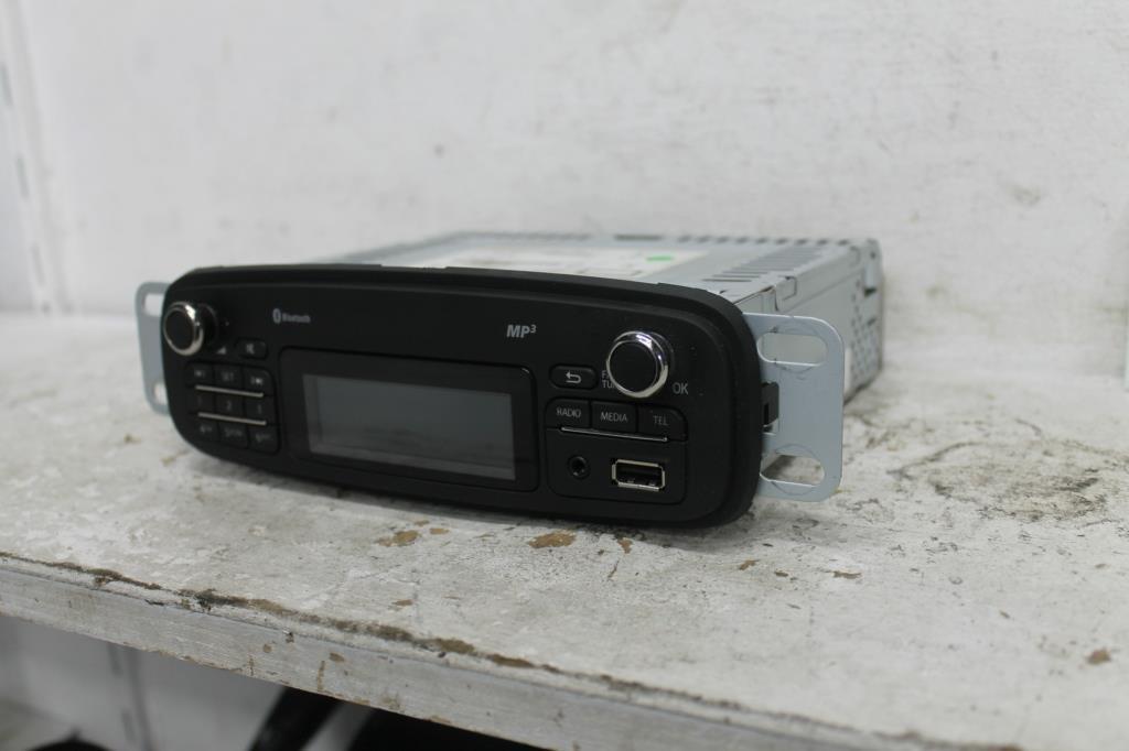 Used Renault, Clio Stereo/Head Unit Mp3/Cd/Cassette X98, 09/13 10/19 2015 – image 2 - All Good Parts