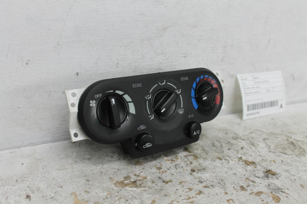 Used Mazda, Tribute Heater/Ac Controls Yu Series 02/01 06/06 2004 – image 2 - All Good Parts