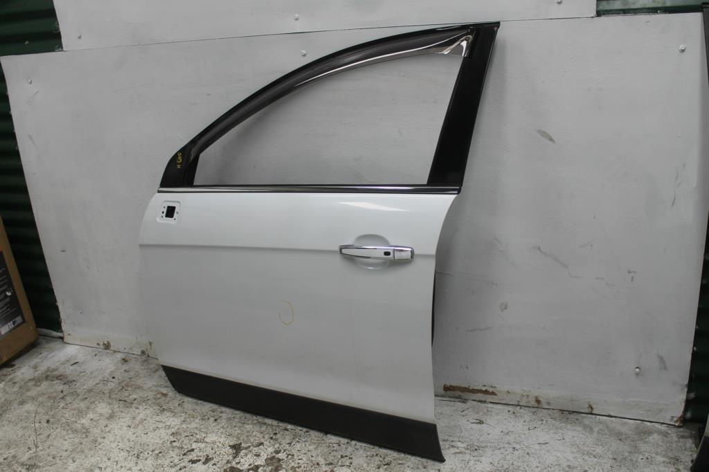 Used Holden, Captiva Left Front Door Cg Ls/Lt/Ltz (4Th Vin = C), W/ Keyless Entry Type, 12/13 06/18 2013 – image 2 - All Good Parts
