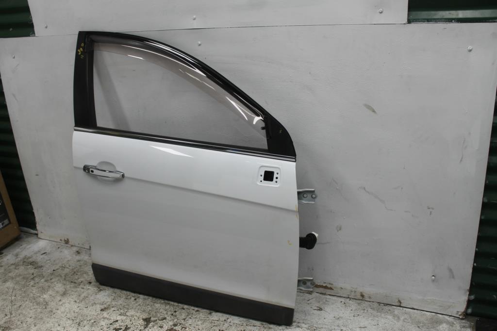 Used Holden, Captiva Right Front Door Cg Ls/Lt/Ltz (4Th Vin = C), W/ Keyless Entry Type, 12/13 06/18 2013 – image 2 - All Good Parts