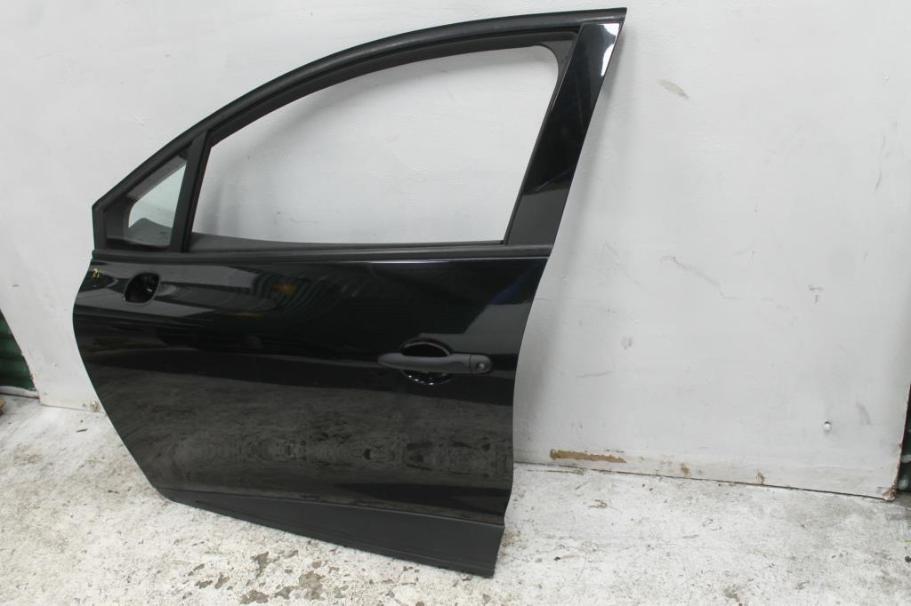 Used Renault, Clio Left Front Door X98 09/13 10/19 2015 – image 2 - All Good Parts