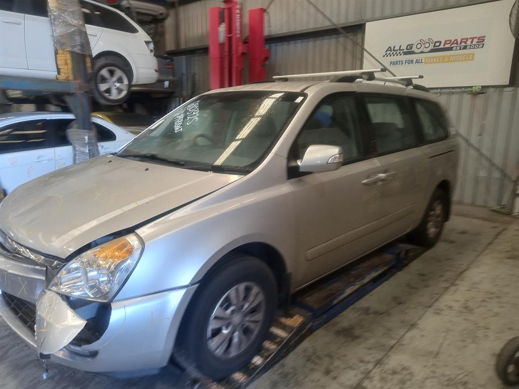 Used Kia Carnival 2013 – image 2 - All Good Parts