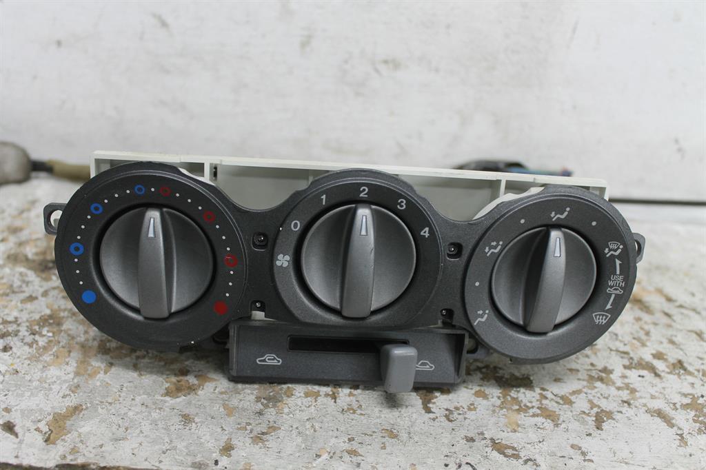 Used Mazda, 2 Heater/Ac Controls Dy2, Standard Type, 06/05-08/07 2007 – main images - All Good Parts