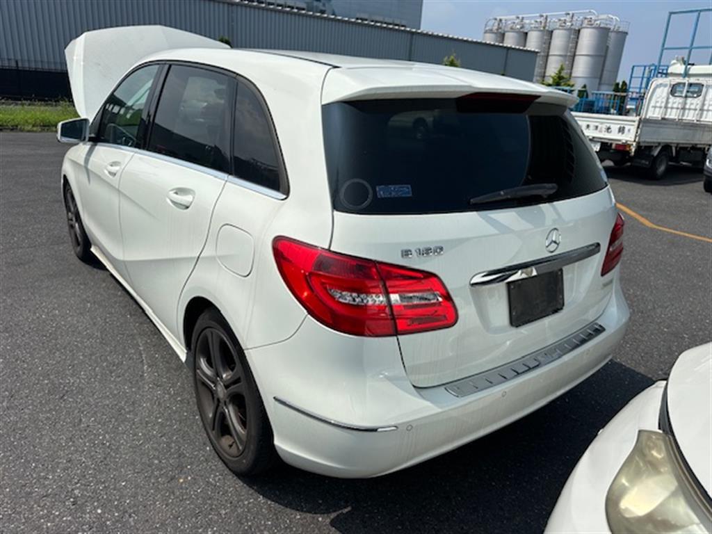 Mercedes, B Class Left Guard Liner W246, 12/11-02/19