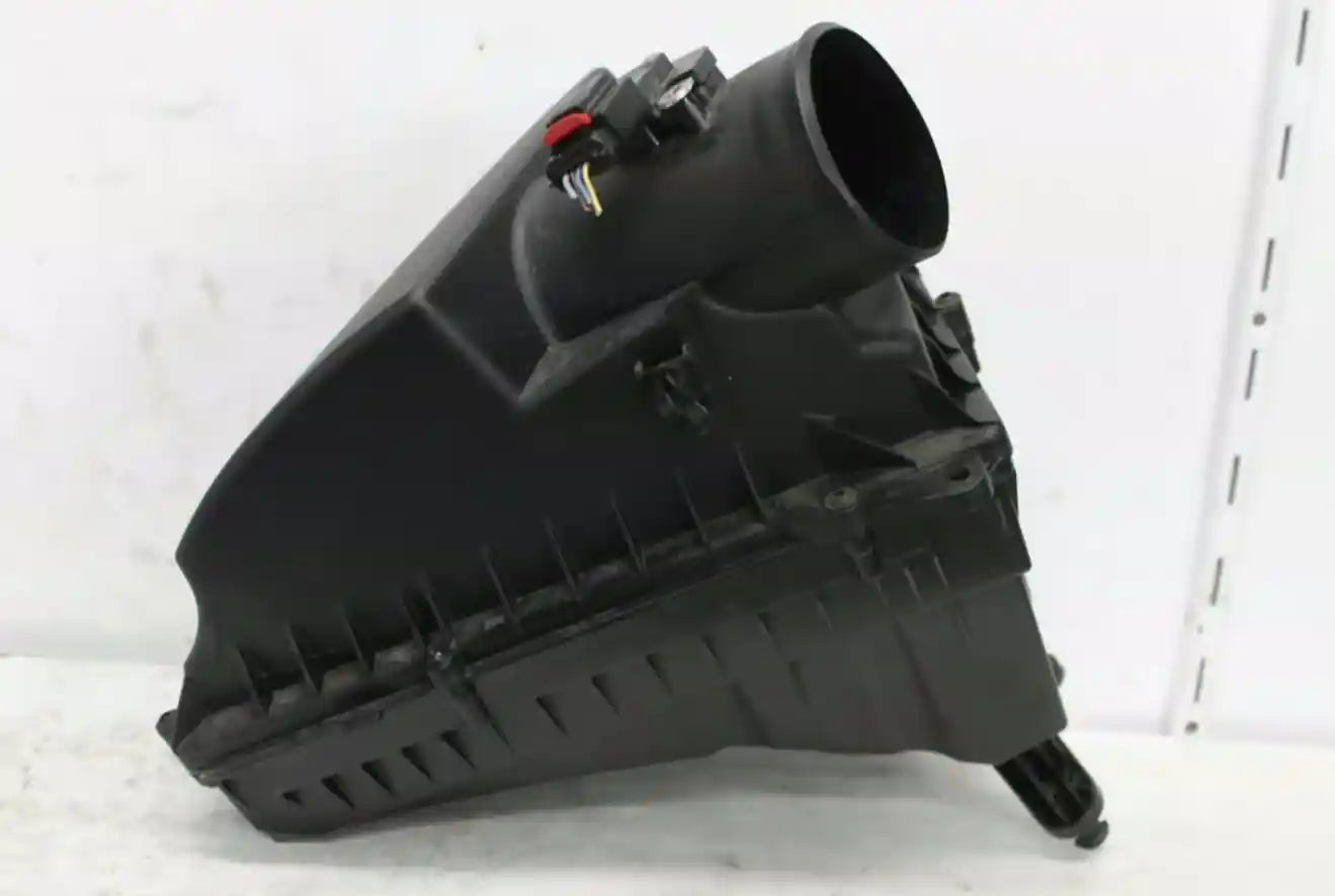 Used Jaguar, Xf Air Cleaner/Box Air Cleaner X250 2.0 Petrol 11/12 05/15 2014 – image 1 - All Good Parts