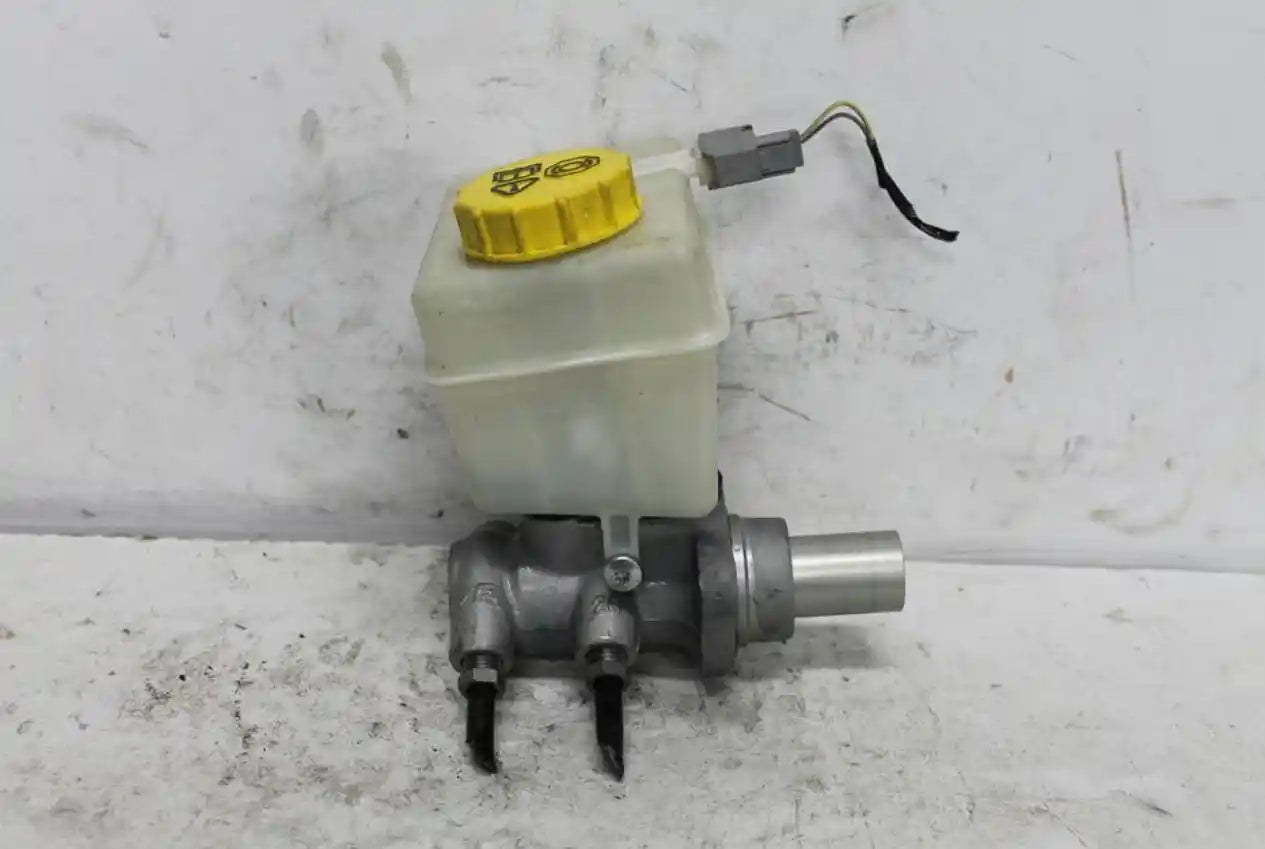 Used Jaguar, Xf Master Cylinder X250 06/08 05/15 2014 – image 1 - All Good Parts