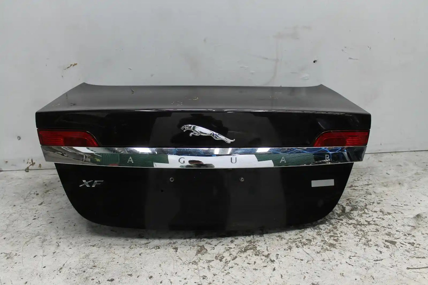 Used Jaguar, Xf Bootlid/Tailgate X250 Non Spoilered Non Foglamp W/ Reflector Type 06/08 09/11 2011 – image 1 - All Good Parts