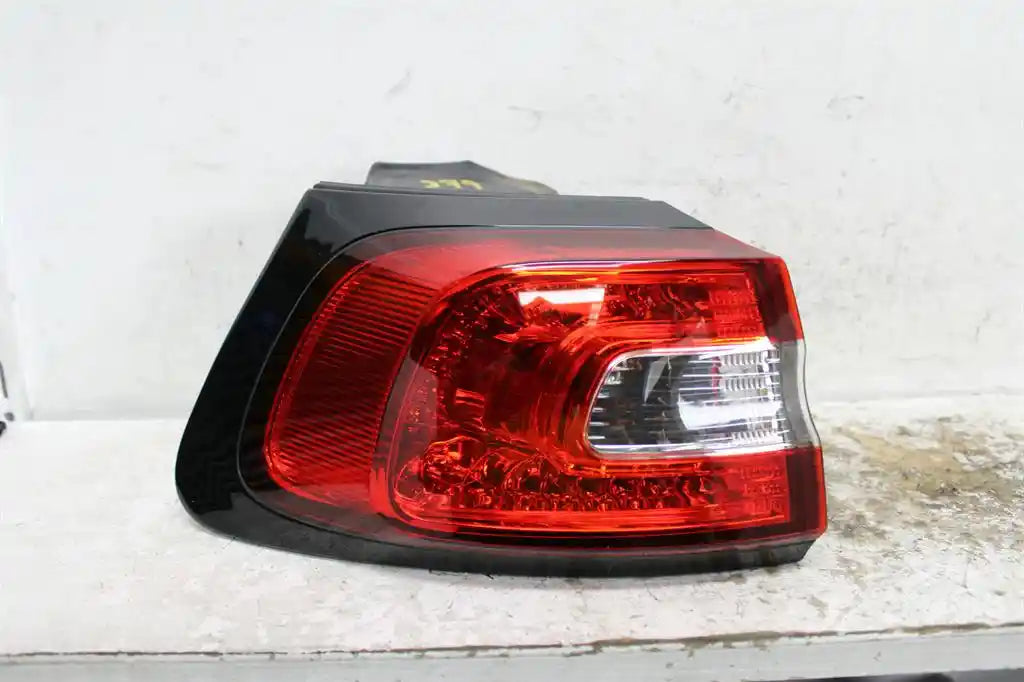 Used Jeep, Cherokee Left Taillight Kl In Body 02/14 03/18 2015 – image 1 - All Good Parts