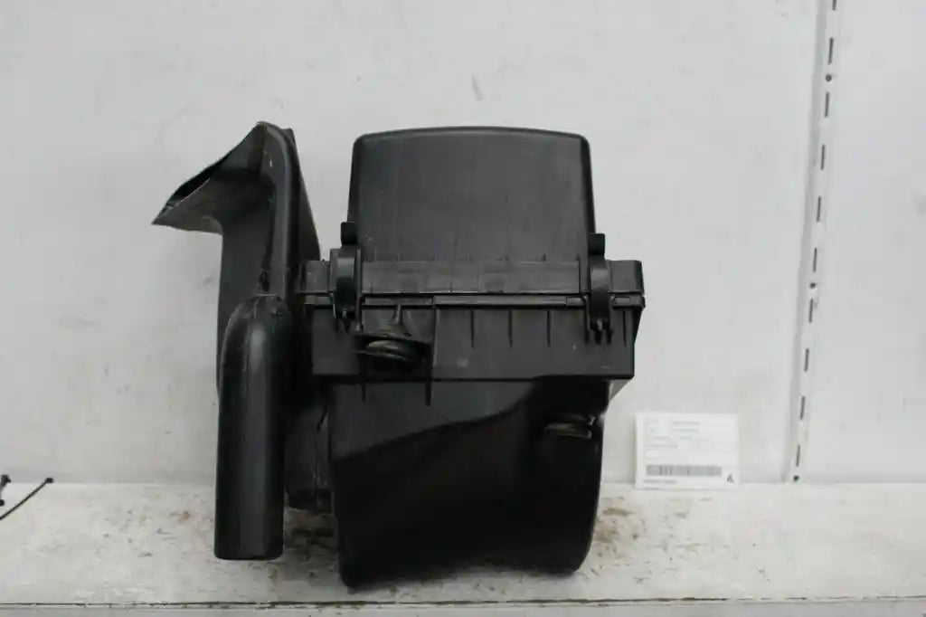 Used Jeep, Grand Cherokee Air Cleaner/Box Air Cleaner Wk 3.6 Petrol 10/10 02/22 2014 – image 1 - All Good Parts