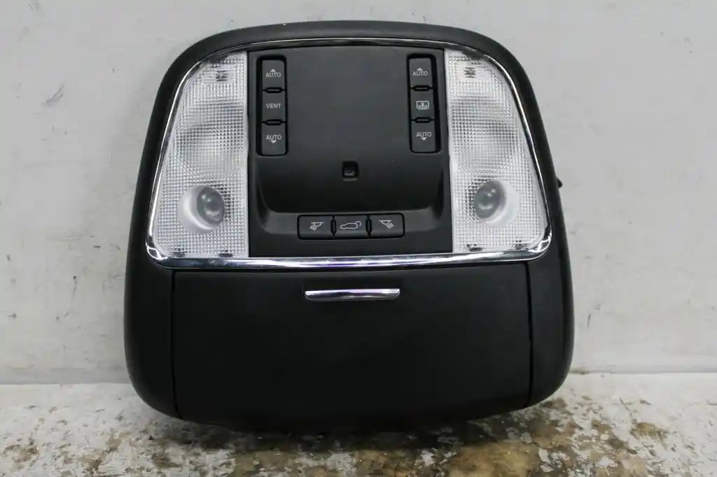 Used Jeep, Grand Cherokee Courtesy Light Front W/ Sunroof Switch W/ Elect Tailgate Open Type Wk 04/13 02/22 2014 – image 1 - All Good Parts
