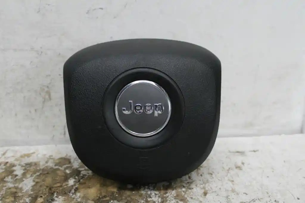 Used Jeep, Grand Cherokee Right Airbag Steering Wheel Non Srt Type Wk 04/13 02/22 2014 – image 1 - All Good Parts