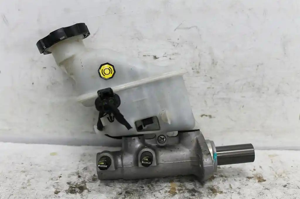 Used Kia, Optima Master Cylinder Tf 11/10 10/15 2012 – image 1 - All Good Parts