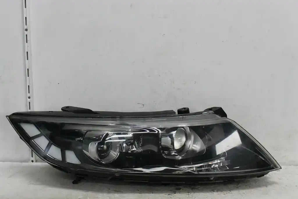 Used Kia, Optima Right Headlamp Tf Xenon Type 01/11 09/13 2012 – image 1 - All Good Parts