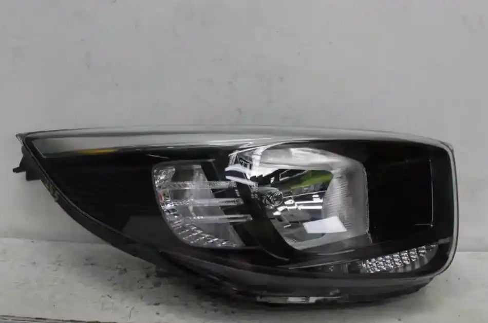 Used Kia, Picanto Right Headlamp Ja Bi Halogen Type 08/20 07/23 2023 – image 1 - All Good Parts