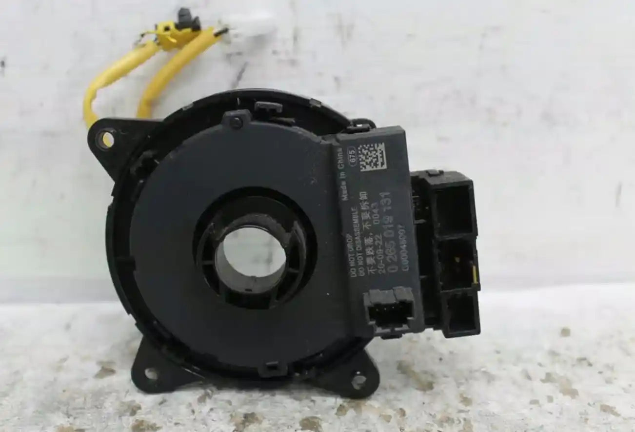 Used LDV, G10 Airbag Module/Sensor Clockspring Sv7A/Sv7C Wagon/Van 04/15 2020 – image 1 - All Good Parts