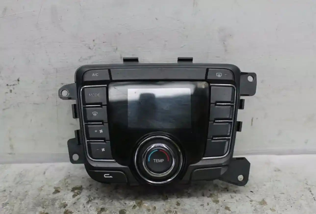 Used LDV, G10 Heater/Ac Controls Sv7C Non Climate Control Van 04/15 2020 – image 1 - All Good Parts