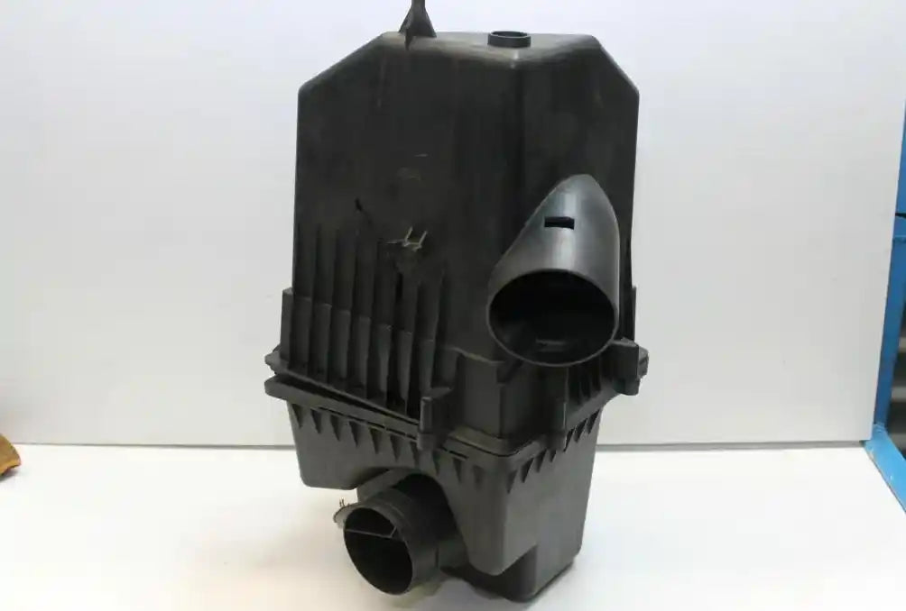 Used LDV, G10 Air Cleaner/Box Air Cleaner Sv7A/Sv7C Wagon/Van 2.0 Petrol 04/15 2018 – image 1 - All Good Parts