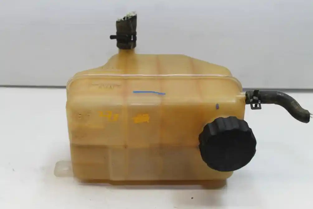Used LDV, G10 Overflow Bottle Sv7A/Sv7C 2.0 Petrol Wagon/Van 04/15 2018 – image 1 - All Good Parts