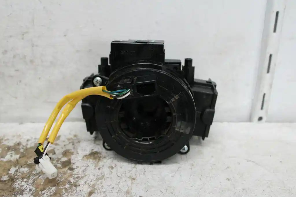 Used LDV, G10 Airbag Module/Sensor Clockspring Sv7A/Sv7C Wagon/Van 04/15 2017 – image 1 - All Good Parts