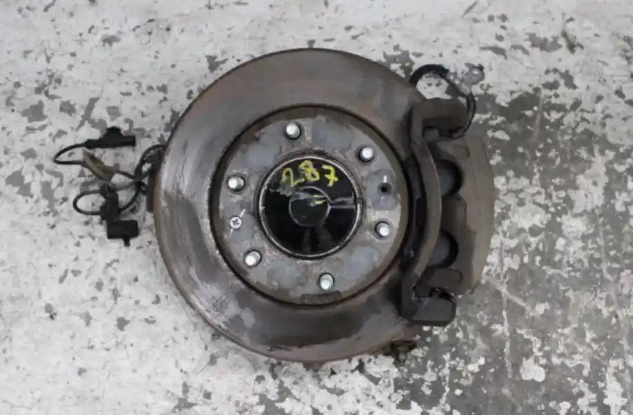 Used LDV, G10 Left Front Hub Assembly Sv7A/Sv7C Wagon/Van 04/15 2017 – image 1 - All Good Parts