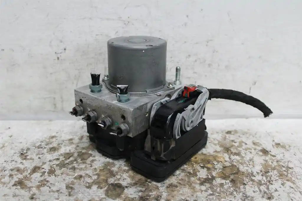 Used MG, Zs Abs Pump/Modulator Azs1 P/N 0265956738 09/17 2023 – image 1 - All Good Parts