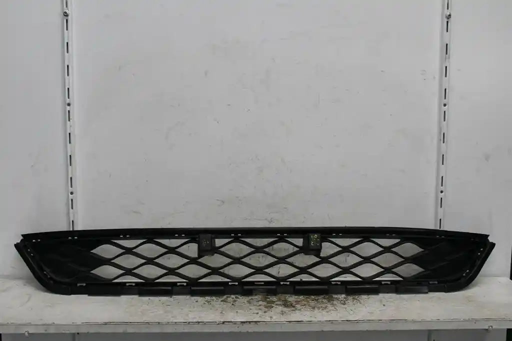 Used MG, Zs Grille Bumper Grille (Centre) Zs Type Azs1 09/17 2023 – image 1 - All Good Parts