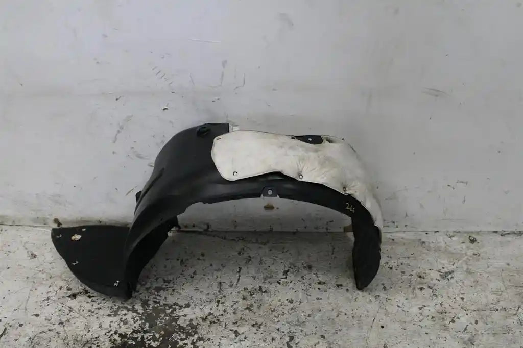 Used MG, Zs Left Guard Liner Azs1 Front 09/17 2023 – image 1 - All Good Parts