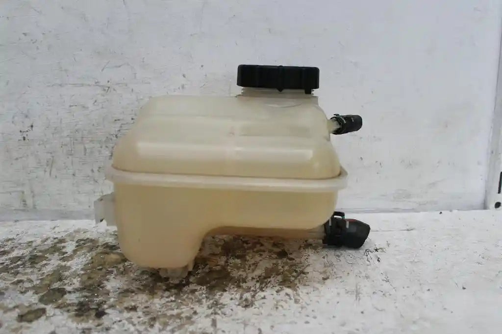 Used MG, Zs Overflow Bottle Azs1 09/17 2023 – image 1 - All Good Parts