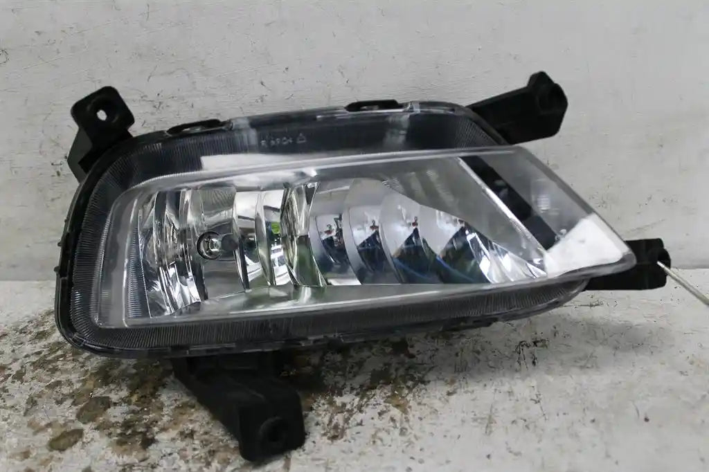 Used MG, Zs Right Indicator/Fog/Side Bumper Foglamp Azs1 Zs Type 09/17 2023 – image 1 - All Good Parts