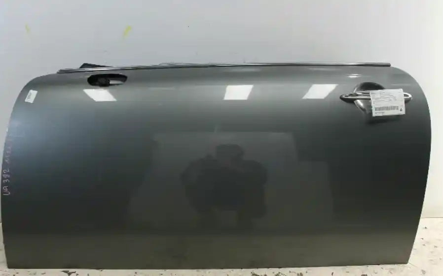 Used MINI, Cooper Left Front Door R50/R52/R53 3Dr Hatch/Cabrio 04/01 06/08 2003 – image 1 - All Good Parts